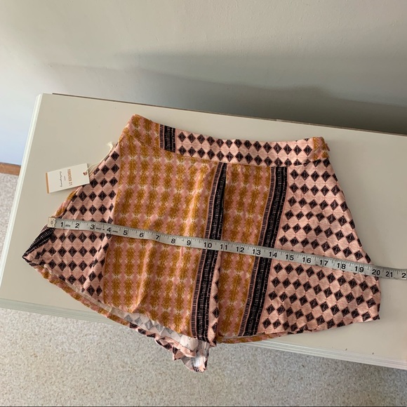 Forever 21 High Waisted Shorts with Zipper - Picture 5 of 7